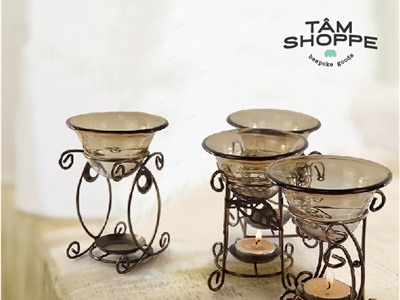 Cách khử mùi hôi triệt để mọi ngóc ngách với đèn đốt nến tinh dầu